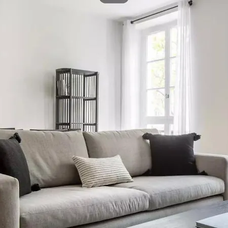 4br Avenue Montaigne * Paris